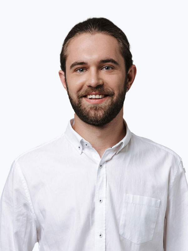 Ali R.